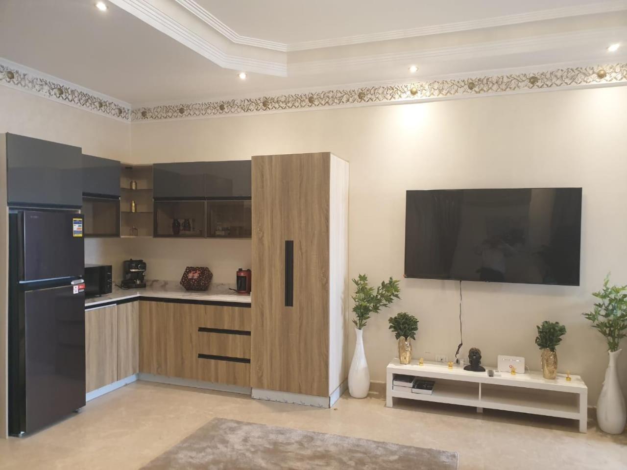 West Golf Apartment *
